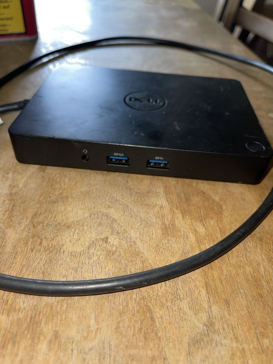 Docking station: Station d'accueil Dell WD15 USB-C  – Difettoso da Genève venduto da Yasasa 1