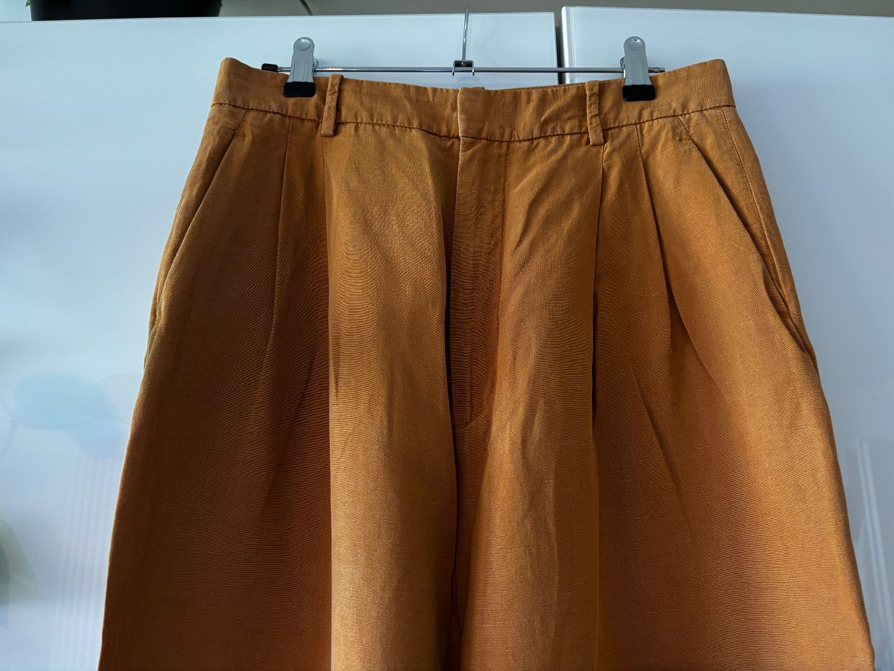 Zara Pantaloni: ZARA Bundfaltenhose Gr. M – Usato da Zürich venduto da missmodernage 1