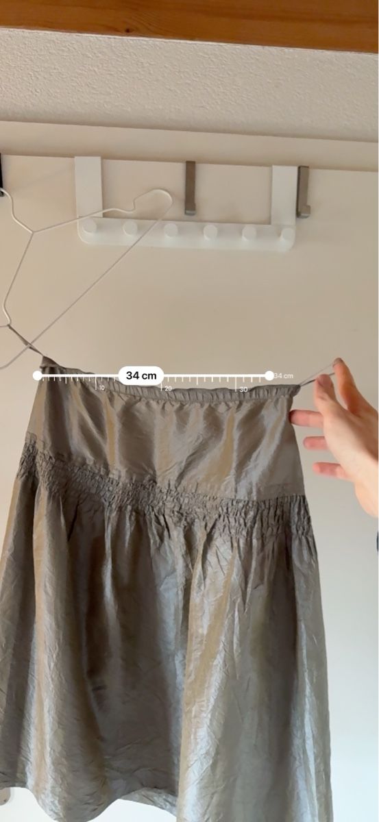 Miu Miu Gonne: MiuMiu Seidenrock IT 40 – Usato da Schwerzenbach venduto da ddv14 2