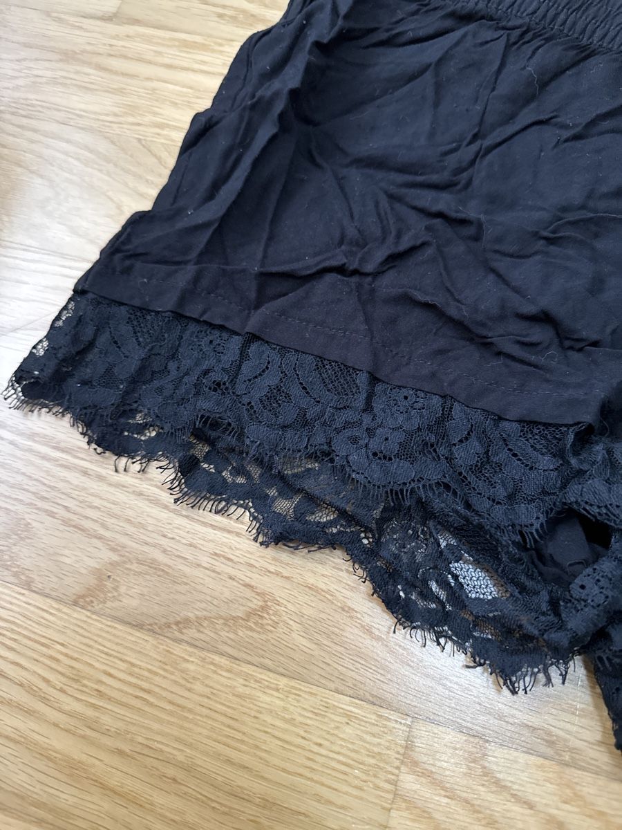 Pantaloni: Kurze Hose mit Spitzendetail Gr. M – Nuovo (secondo la descrizione) da Thun venduto da Vans_98 1