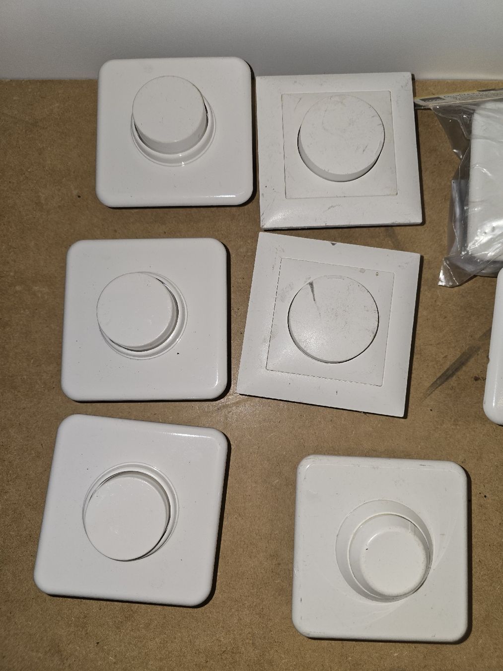 Interruttori: Schalter Lichtregler Dimmer – Usato da Lenzburg venduto da cameleoncolor 1