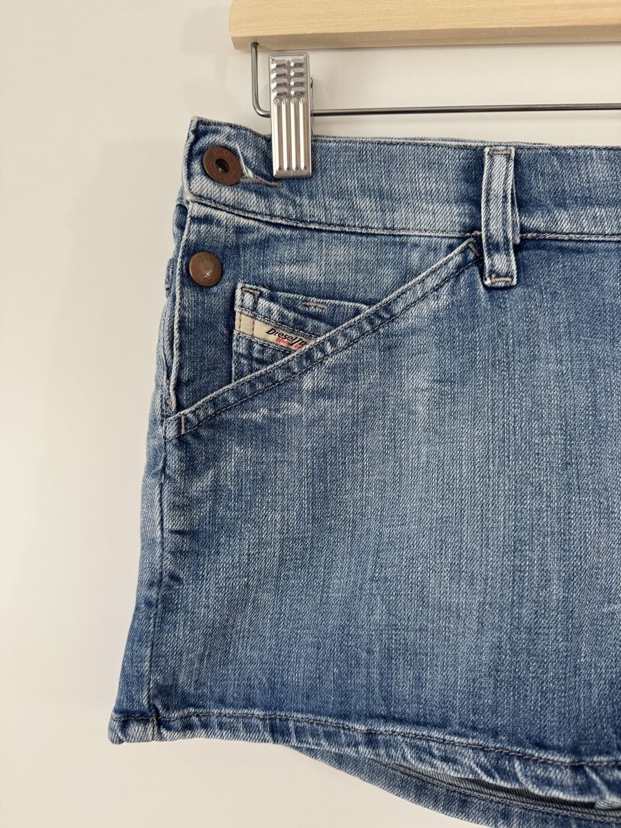 Diesel Pantaloni: Diesel Damen Shorts Jeans Grösse 36 – Usato da Flumenthal venduto da Krajan 1