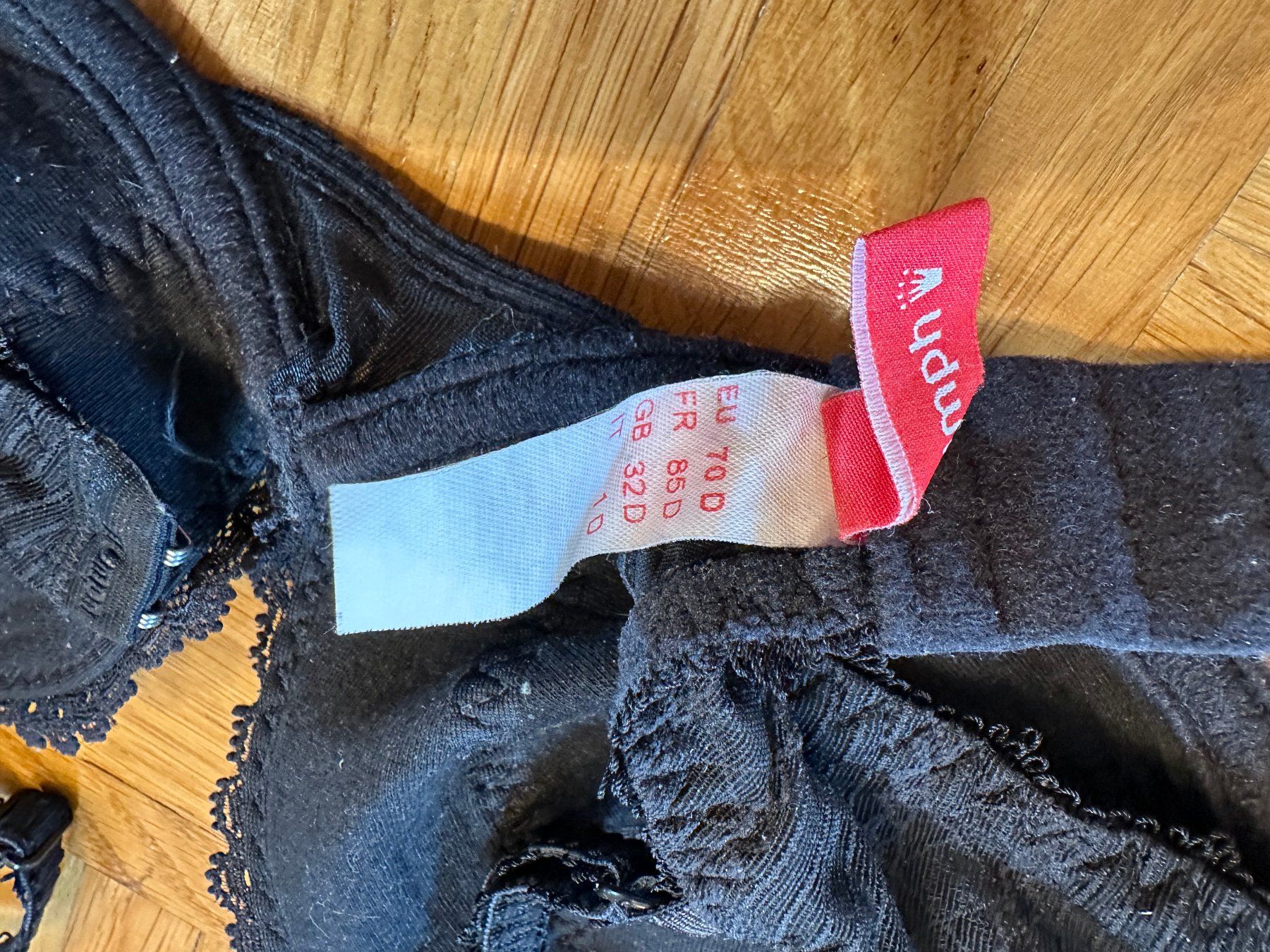 Triumph Altra biancheria intima: Schwarzer Spitzen BH von Triumph, Grösse 70D – Usato da Winterthur venduto da nelead 2