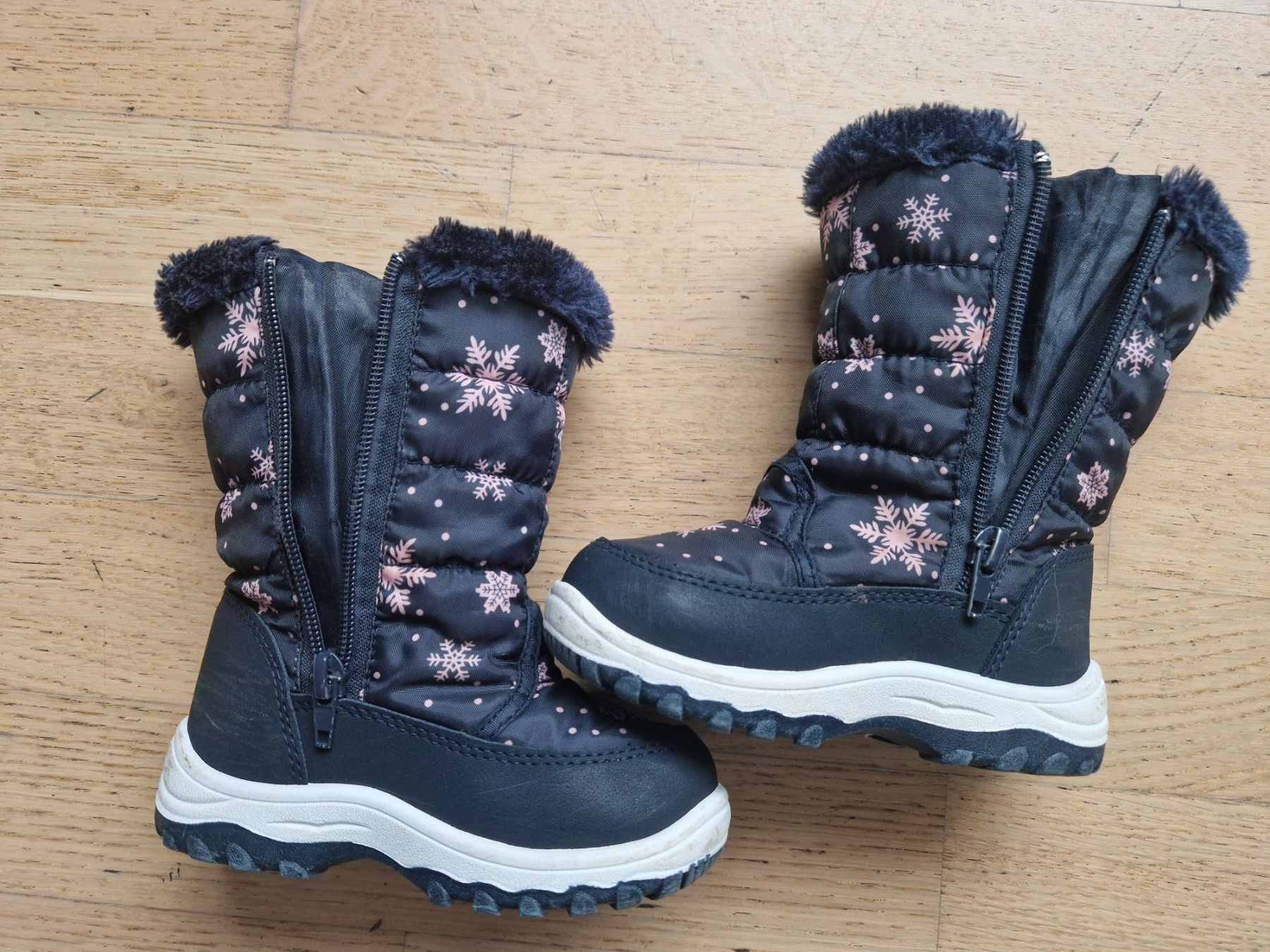 Schuhe für Mädchen: Winter Schuhe grösse 24 – Gebraucht aus Heimberg von Eleanor20 2