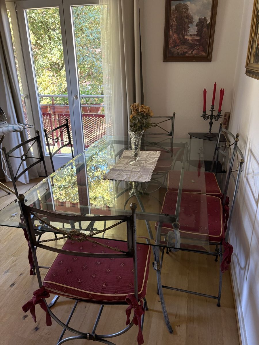 Tischset: Ensemble table à manger en verre avec 6 chaises, structure e – Gebraucht aus Petit-Lancy von cir_26qs 1