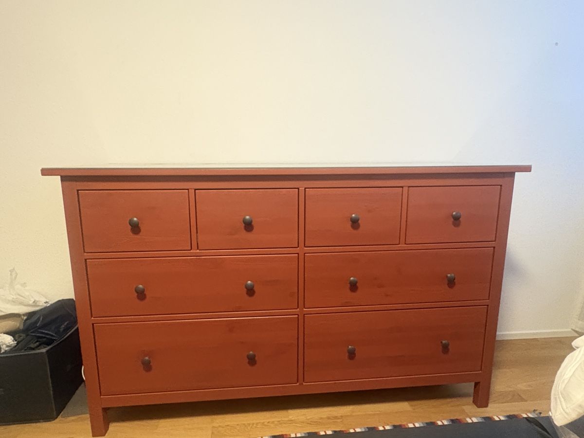 Truhen: Große Holzkommode mit Glasplatte – 150 cm – Gebraucht aus Winterthur von Juan_bcn85