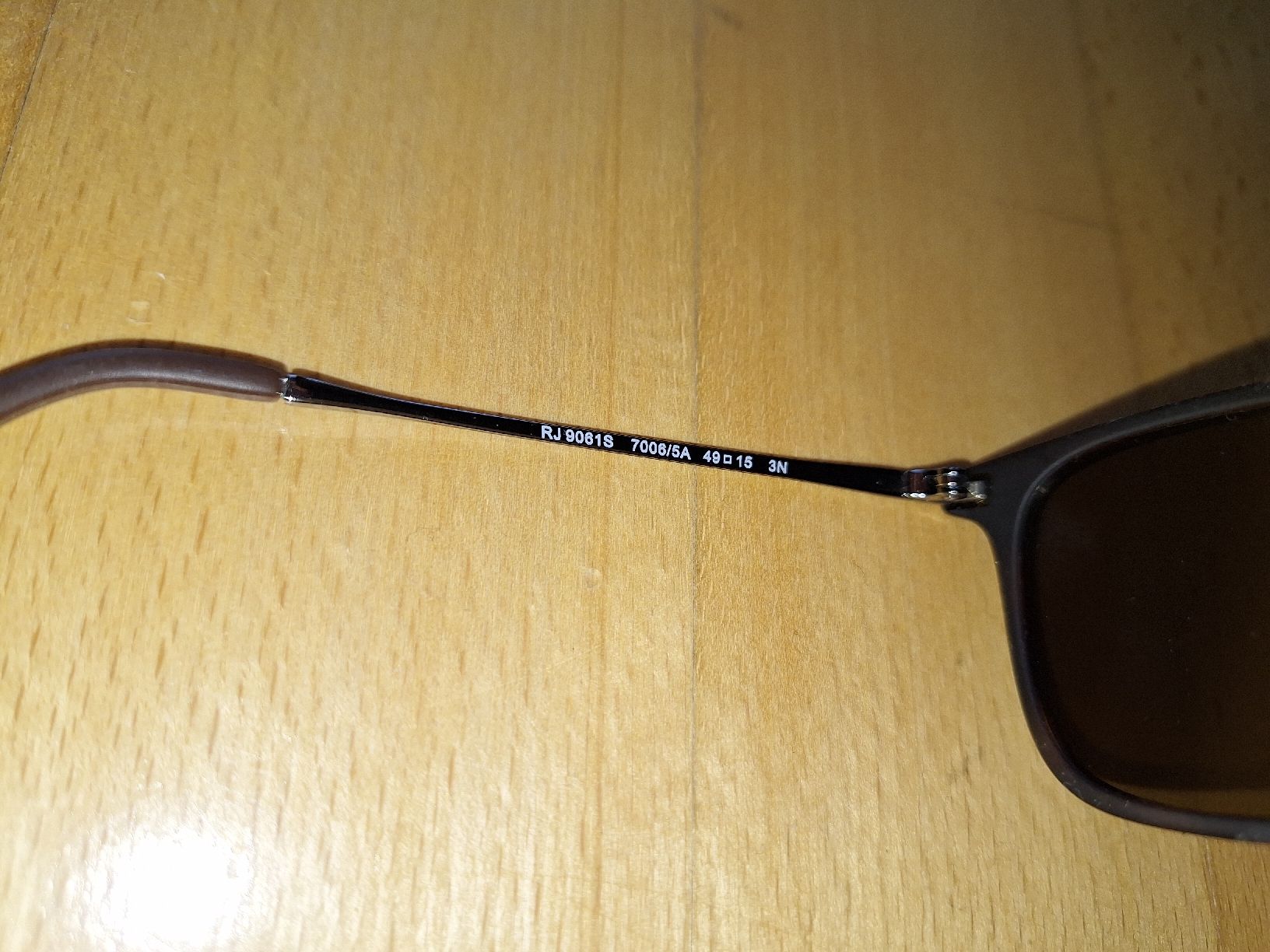 Ray-Ban Occhiali & Lenti: Ray Ban Kinder-Sonnenbrille mit Etui – Usato da Oberrieden venduto da smarties949 2