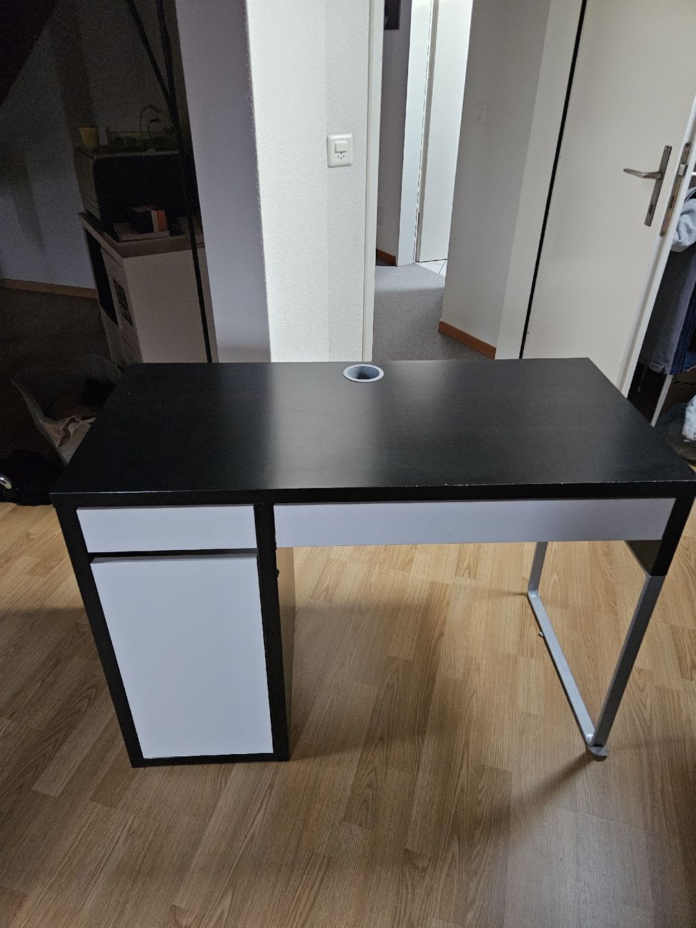 Bureaux: Ikea Schreibtisch Micke – D'occasion à Winterthur par bassss