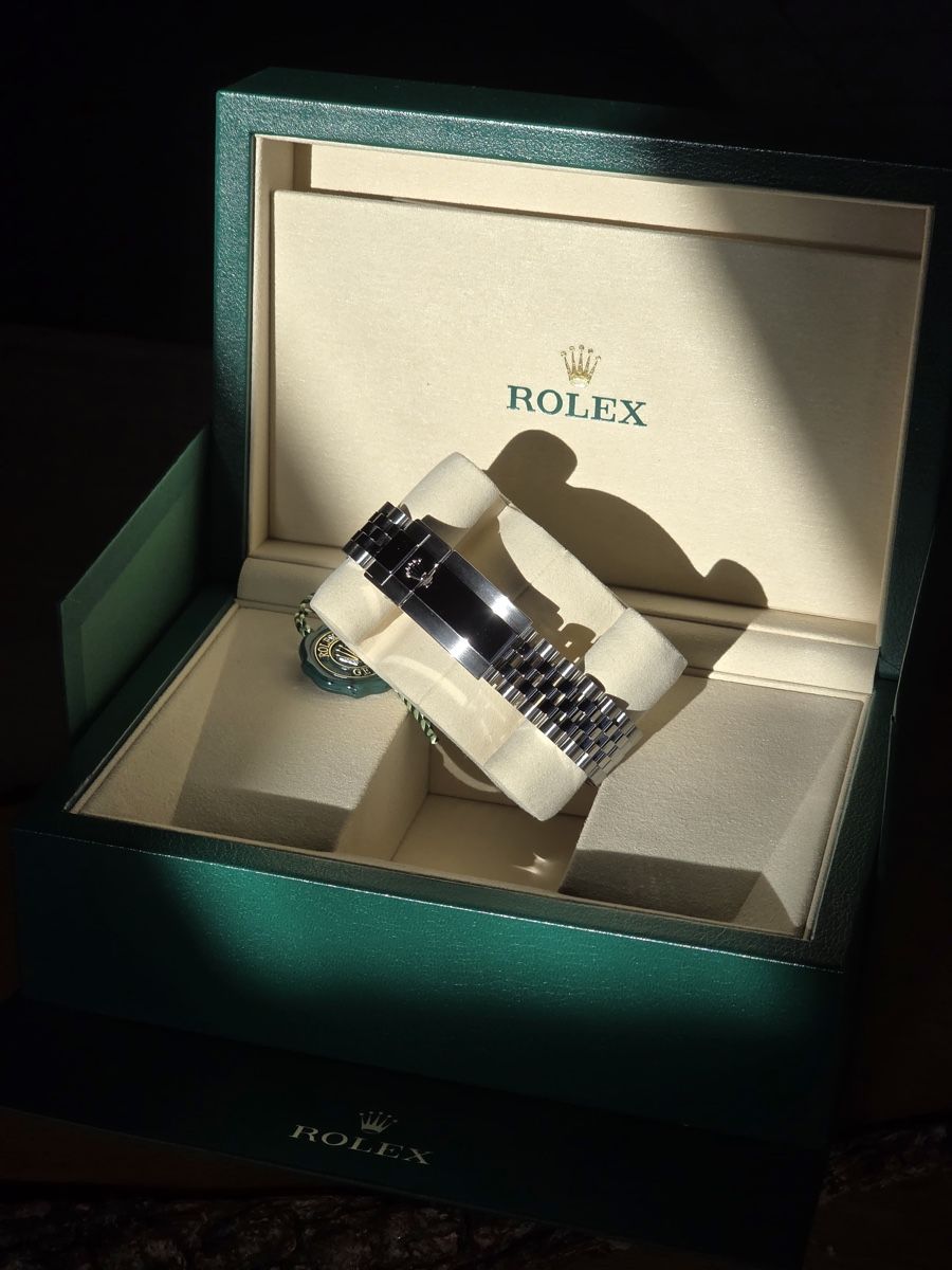 Rolex Orologi: Rolex GMT II Bat Girl – Nuovo e nell'imballaggio originale da Dietlikon venduto da Maximum0123 5