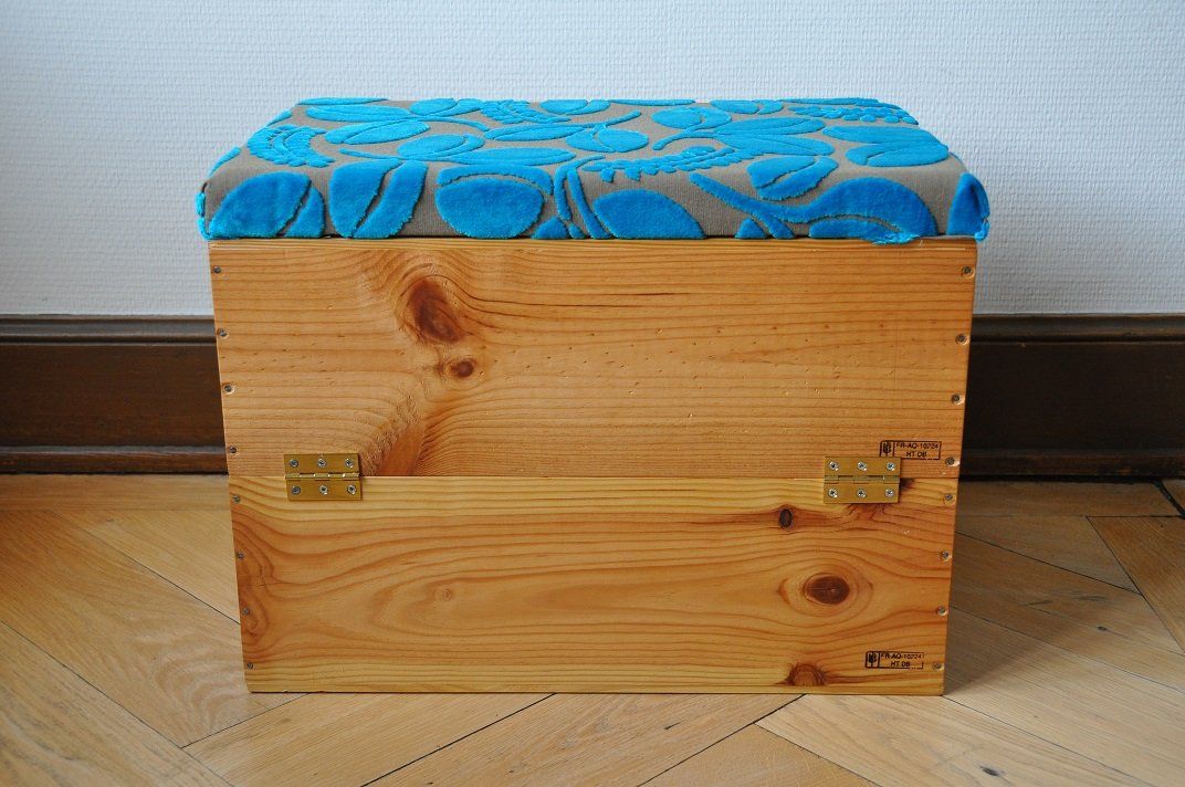 Truhen: Exklusive Sitztruhe/Sitzhocker/Möbel aus Weinkisten Mod. 10 – Neu (gemäss Beschreibung) aus Zürich von kisten-karl 6
