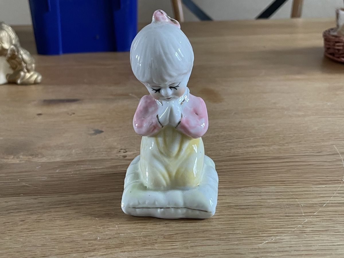 Statuette: Bettendes Mädchen – Usato da Goldach venduto da matthiaseggenberger