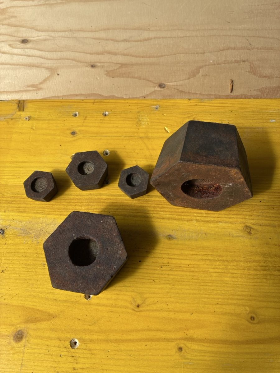 Ferramenta: Poids de fonte hexagonaux  – Usato da Lully FR venduto da myr_pzt8 1