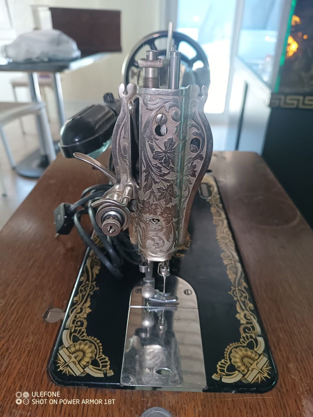 Singer Machines à coudre: Alte Singer Nähmaschine – D'occasion à Au SG par fiat27 2