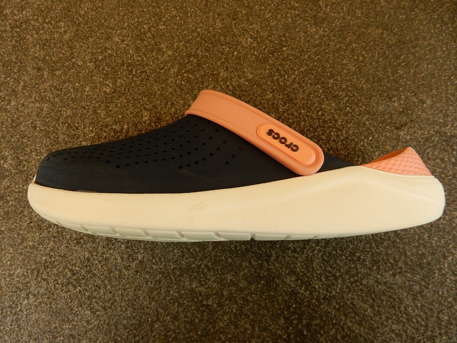 Crocs Chaussures hommes: Crocs Gr. 38,5 M6 W8 – D'occasion à Strengelbach par Traumgarten 1