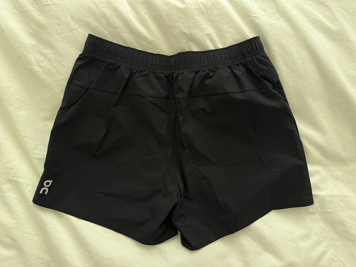 Pantaloni: On Essentiel Shorts – Nuovo e nell'imballaggio originale da Biel/Bienne venduto da san_ztb7 1