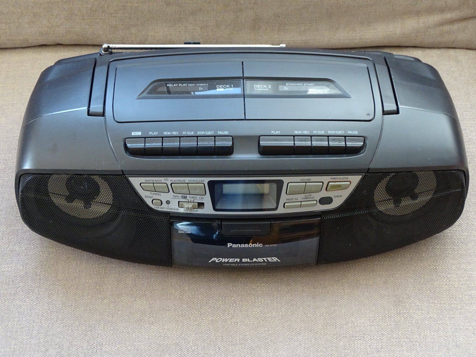 Panasonic Tragbarer Mediaplayer: Panasonic Power Blaster CD / Tape / Radio – Gebraucht aus Hirzel von  1