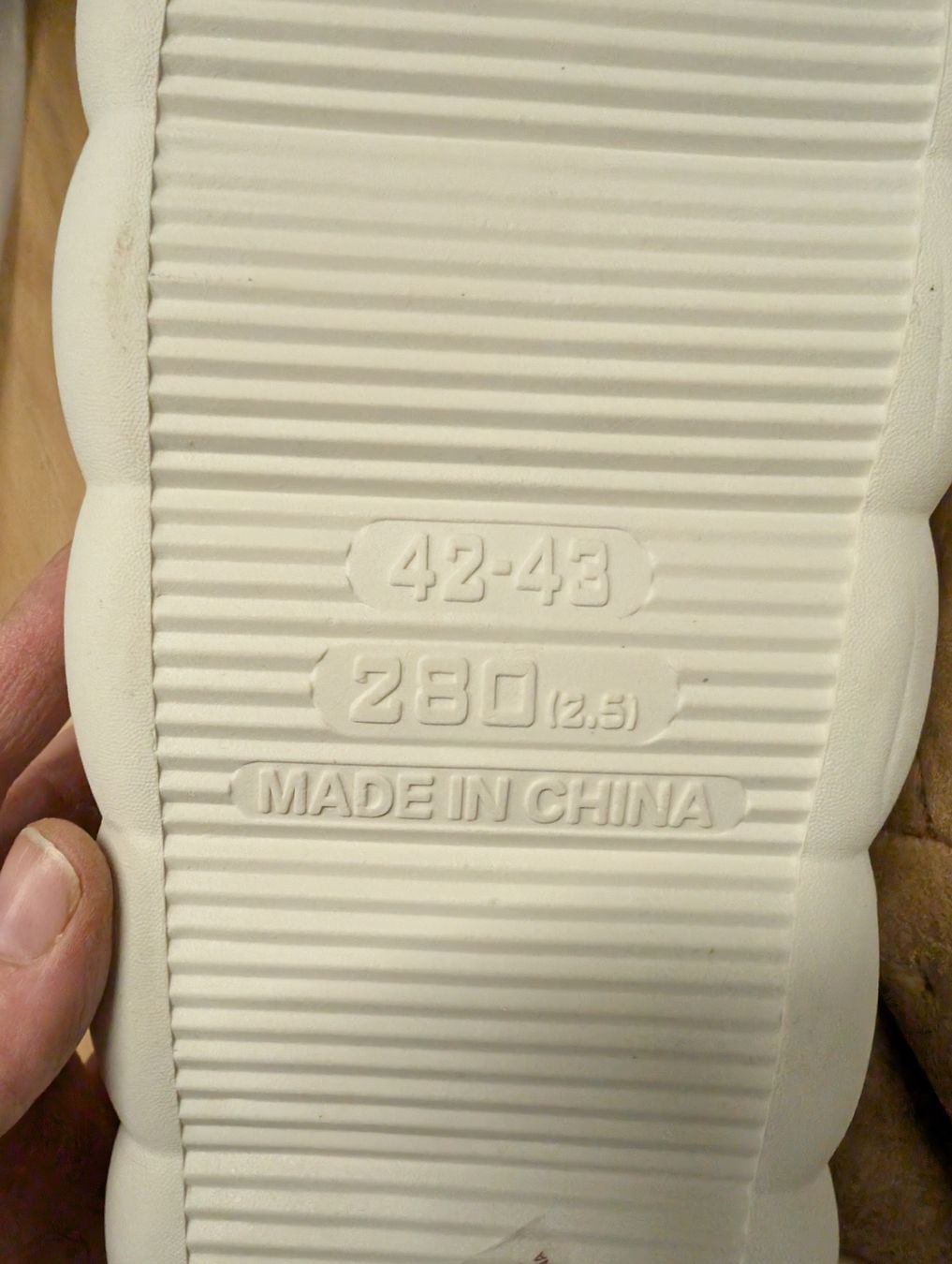 Herrenschuhe: Hausschuhe 42-43 – Neu und originalverpackt aus Bern von berneroberlaenderin 3