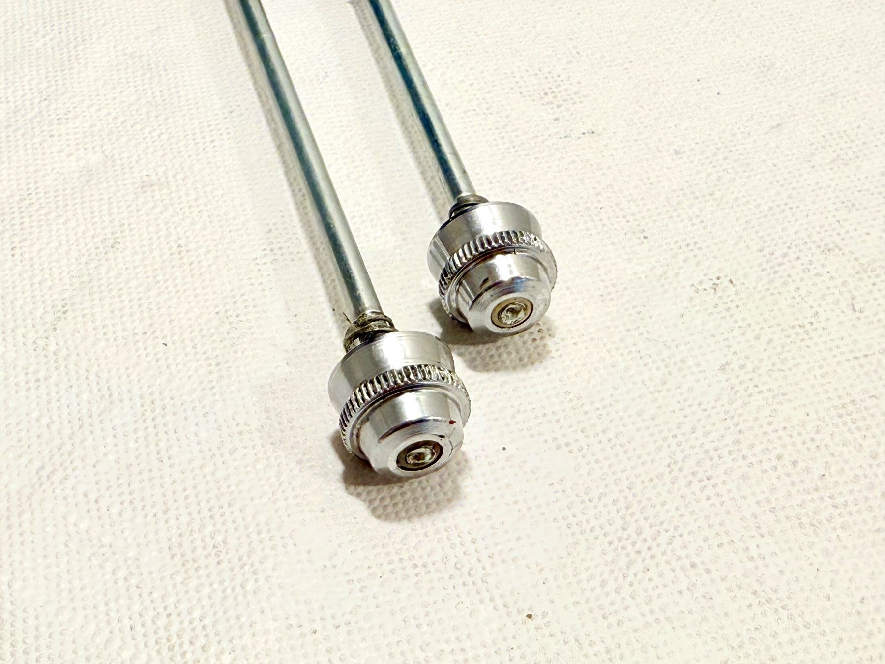 Campagnolo Pezzi di ricambio: Campagnolo Schnellspanner Set 172 Gramm / 2607 – Usato da Luzern venduto da bikeandbeltcom 2