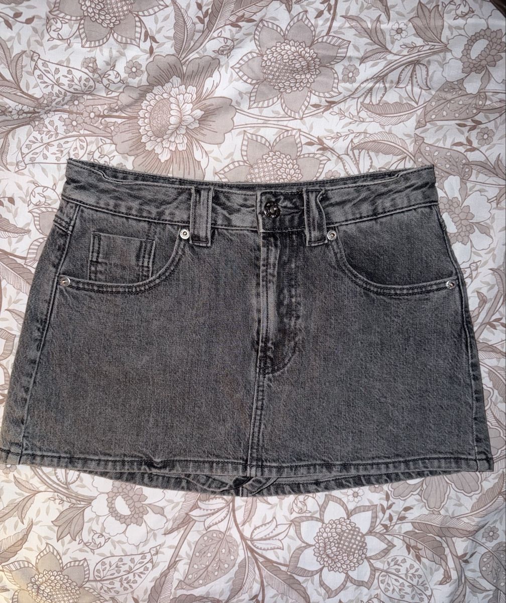 Stradivarius Gonne: Jupe-short D62 STRADIVARIUS – Nuovo (secondo la descrizione) da Chancy venduto da emma_sxs