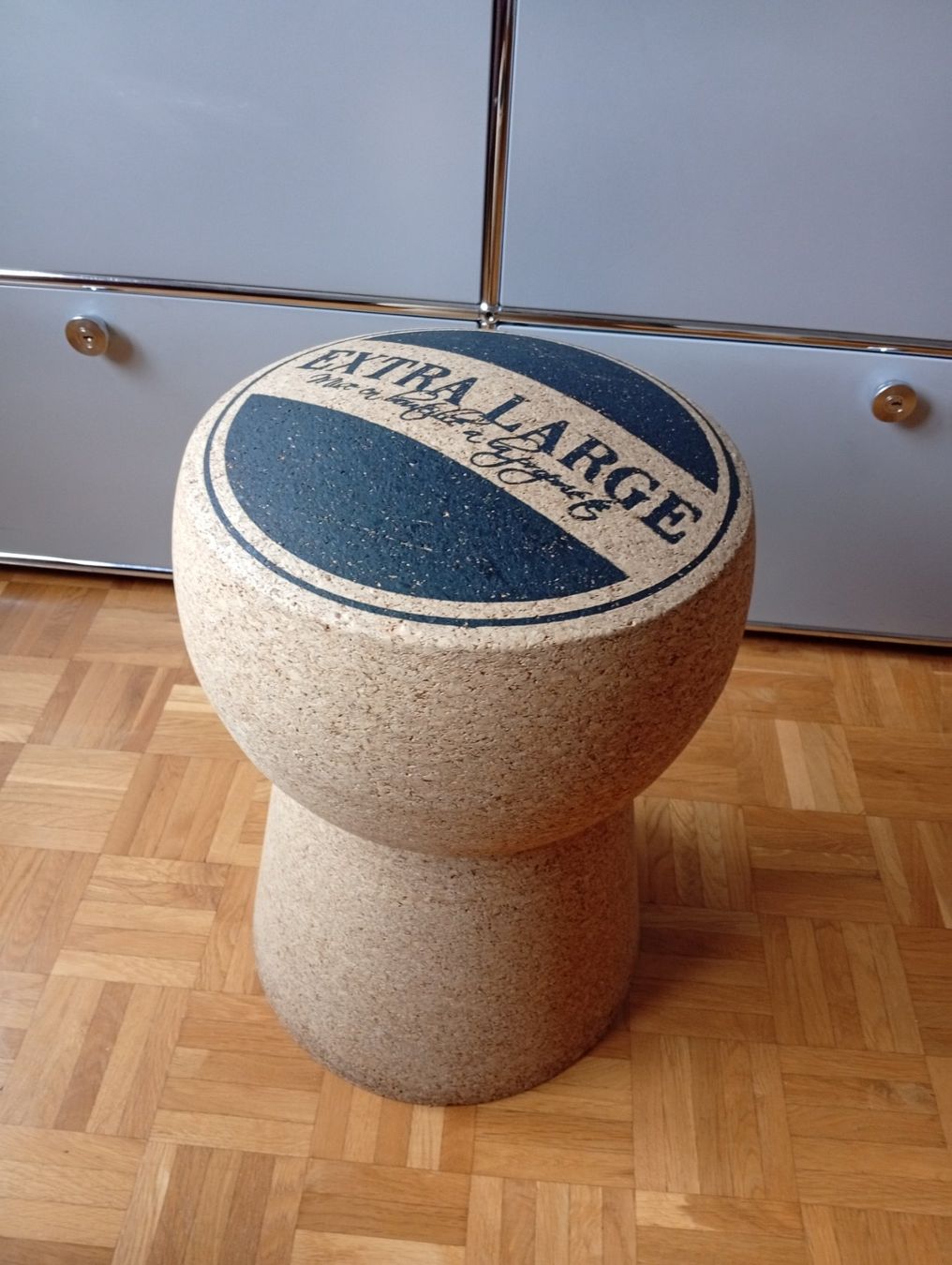 Sgabelli: Tabouret en liège bouchon géant de Champagne – Usato da Villars-sur-Glâne venduto da dadj01