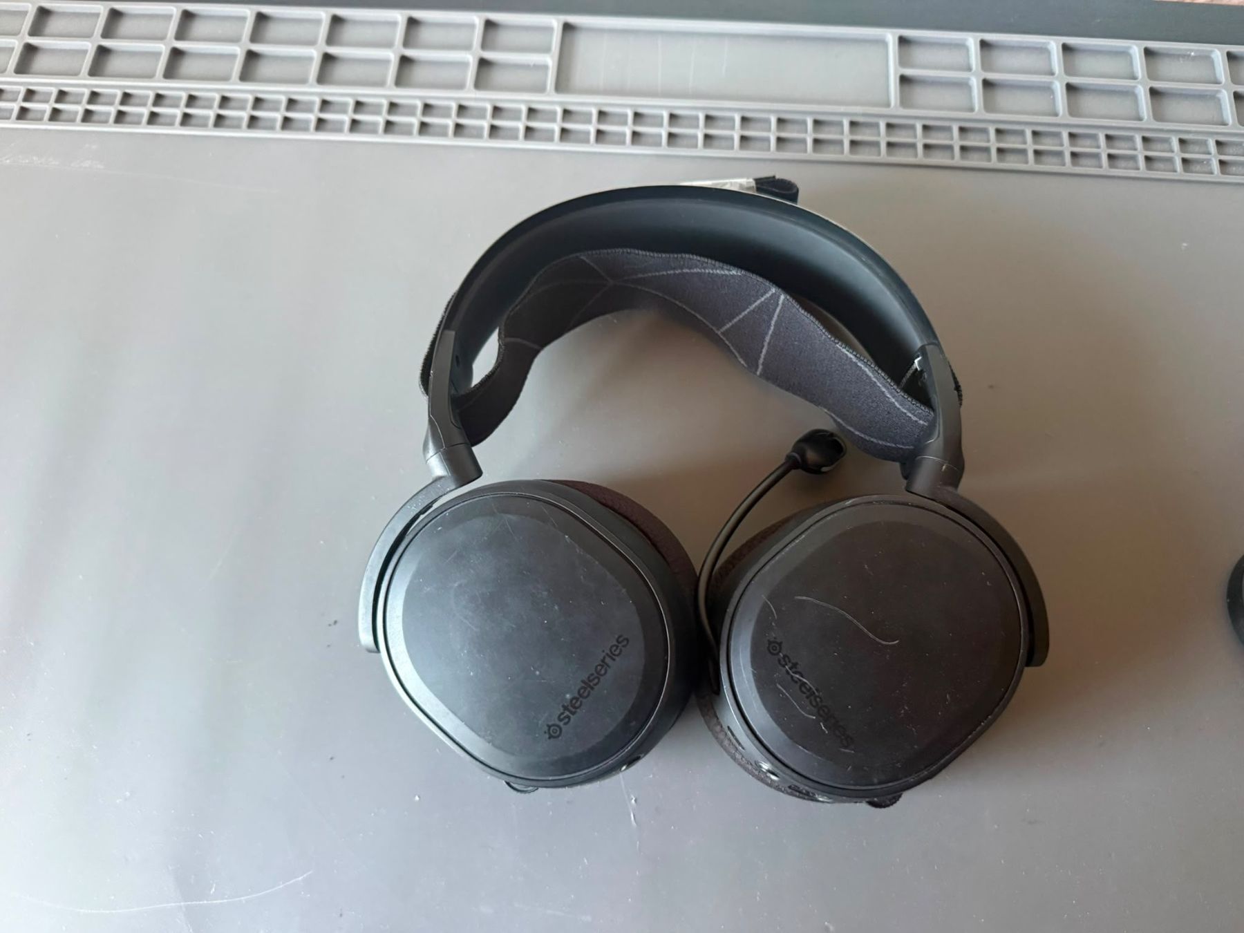 Cuffie: SteelSeries Arctis 7 Wireless Gaming Kopfhoerer – Nuovo (secondo la descrizione) da Zunzgen venduto da nordstern_handel