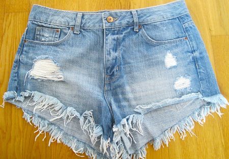 Sexy Destroyed Jeans Shorts mit Fransen – sehr bequem