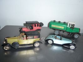 4 OLDTIMER  MODEL-AUTOS