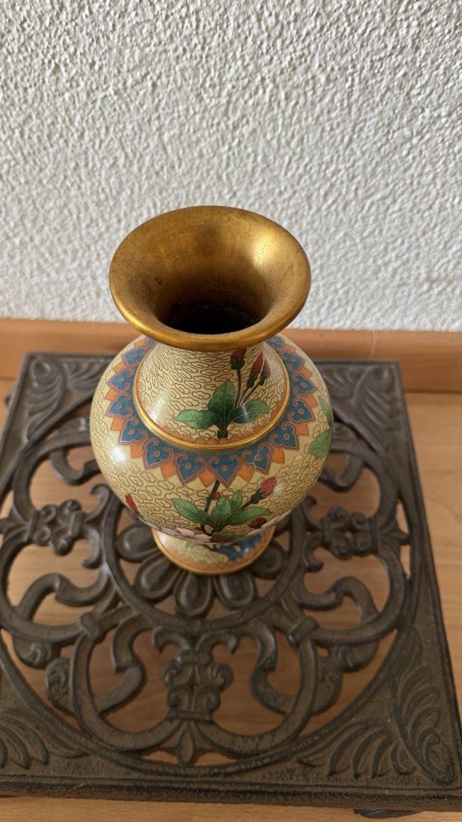 Vasi & Recipienti: Antike Blumenvase Cloisonné mit detailliertem Muster 21cm – Usato da Fällanden venduto da Limousinenswiss 1