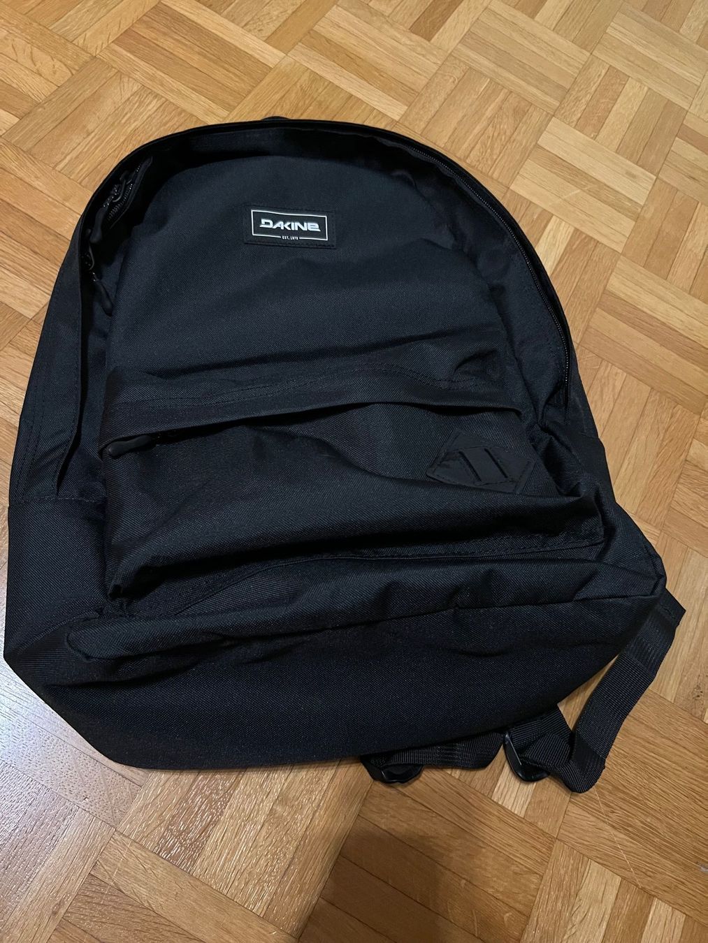 Dakine Rucksäcke: Dakine Rucksack schwarz - Neu – Neu und originalverpackt aus Zürich von robshubs