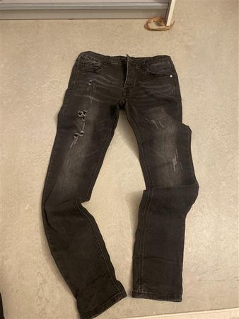 T.M.R.W. Herren Jeans schwarz Destroyed Slim Fit – W30