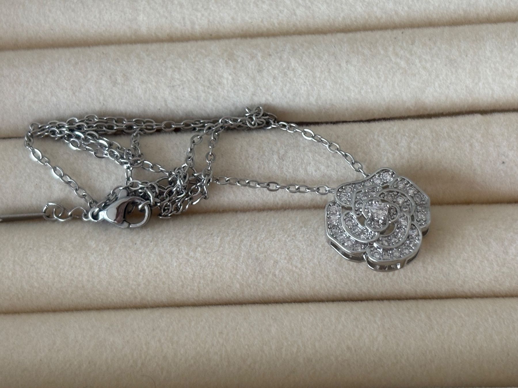 Ketten: Luxus Elegante Kette Farbe: Silber – Neu (gemäss Beschreibung) aus Biel-Bienne von Roserosse13 3