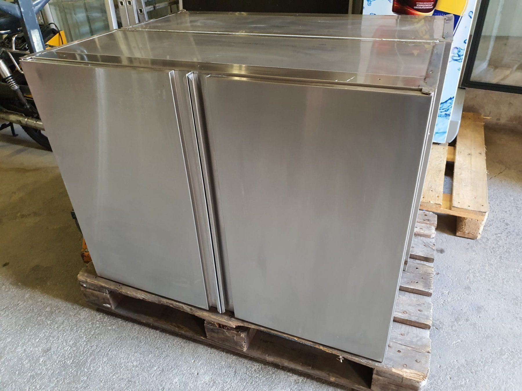 Cucine complete: Wandschrank #241 – Usato da Wuppenau venduto da Gastro-Wuppenau 3