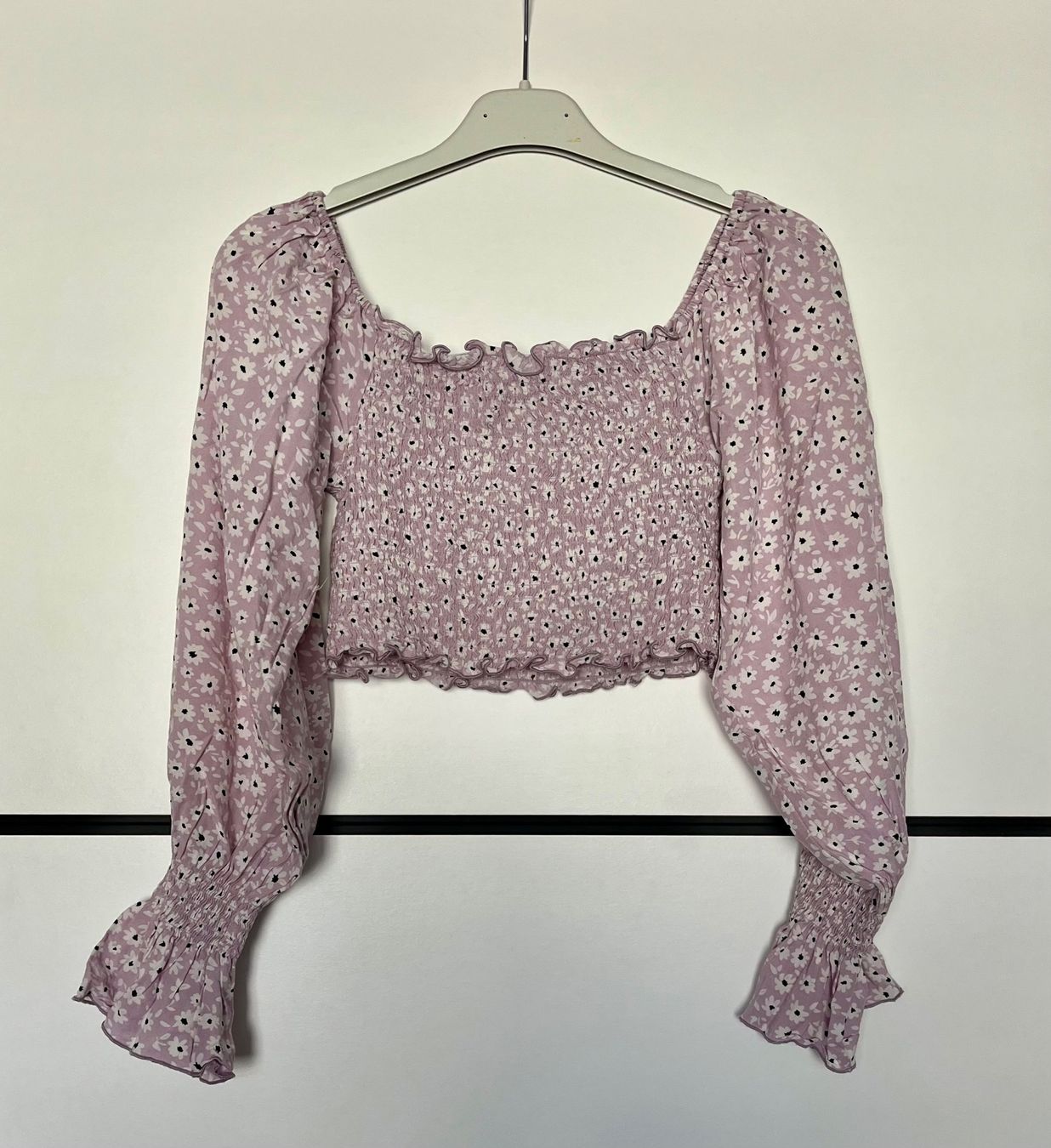 Tops: Haut à manches bouffantes taille S – D'occasion à Le Crêt-p-Semsales par staglione69