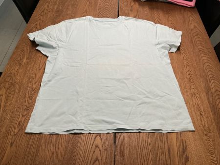 Helles T-Shirt, Grösse L, ideal für den Sommer!