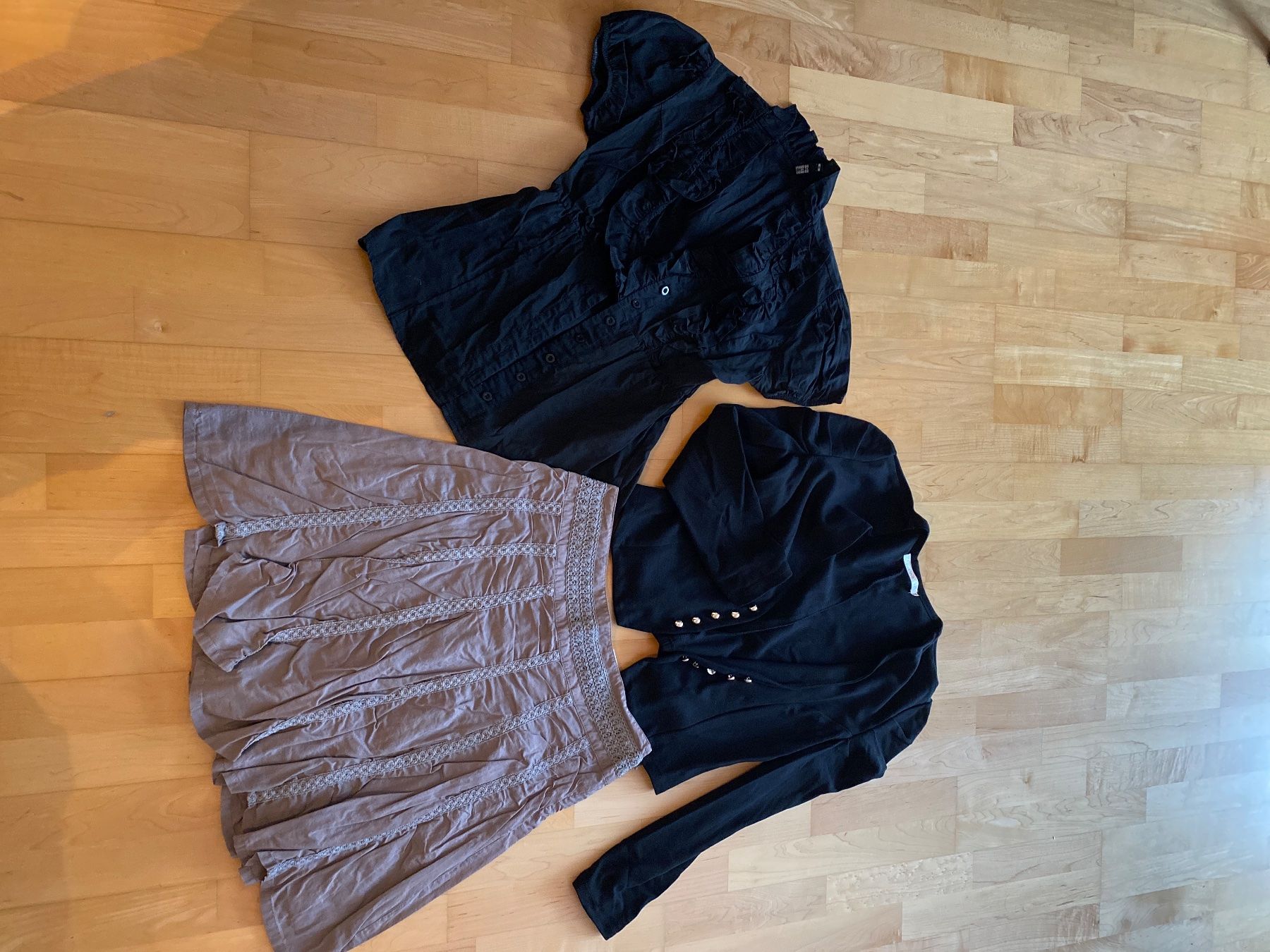 Kleiderpakete: Paket Bluse Jäckli Jupe kurz – Gebraucht aus Watt von Willis4