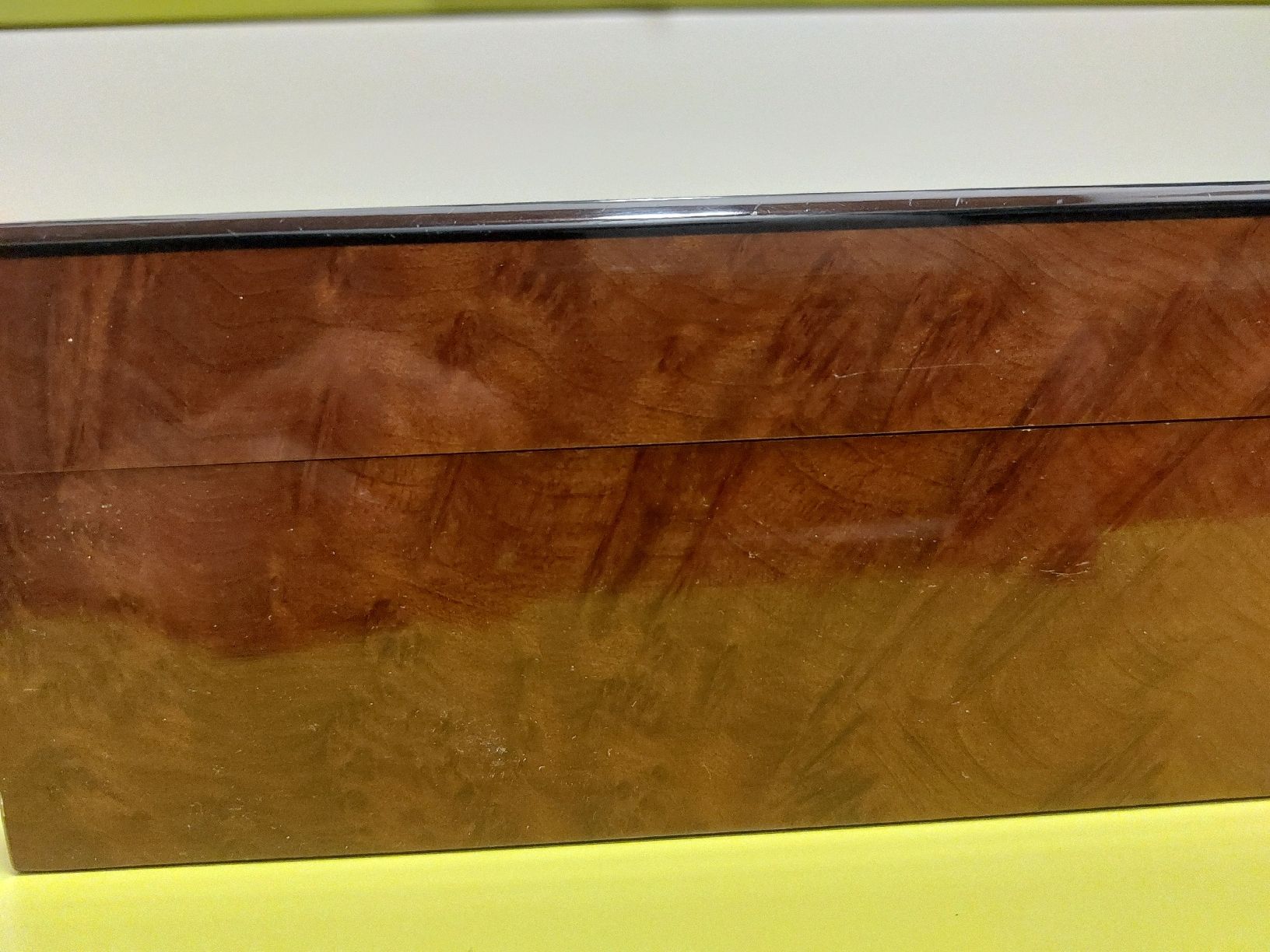 Umidificatori d'aria: Umidificatore per sigari. – Usato da Agno venduto da BluVertigo 2