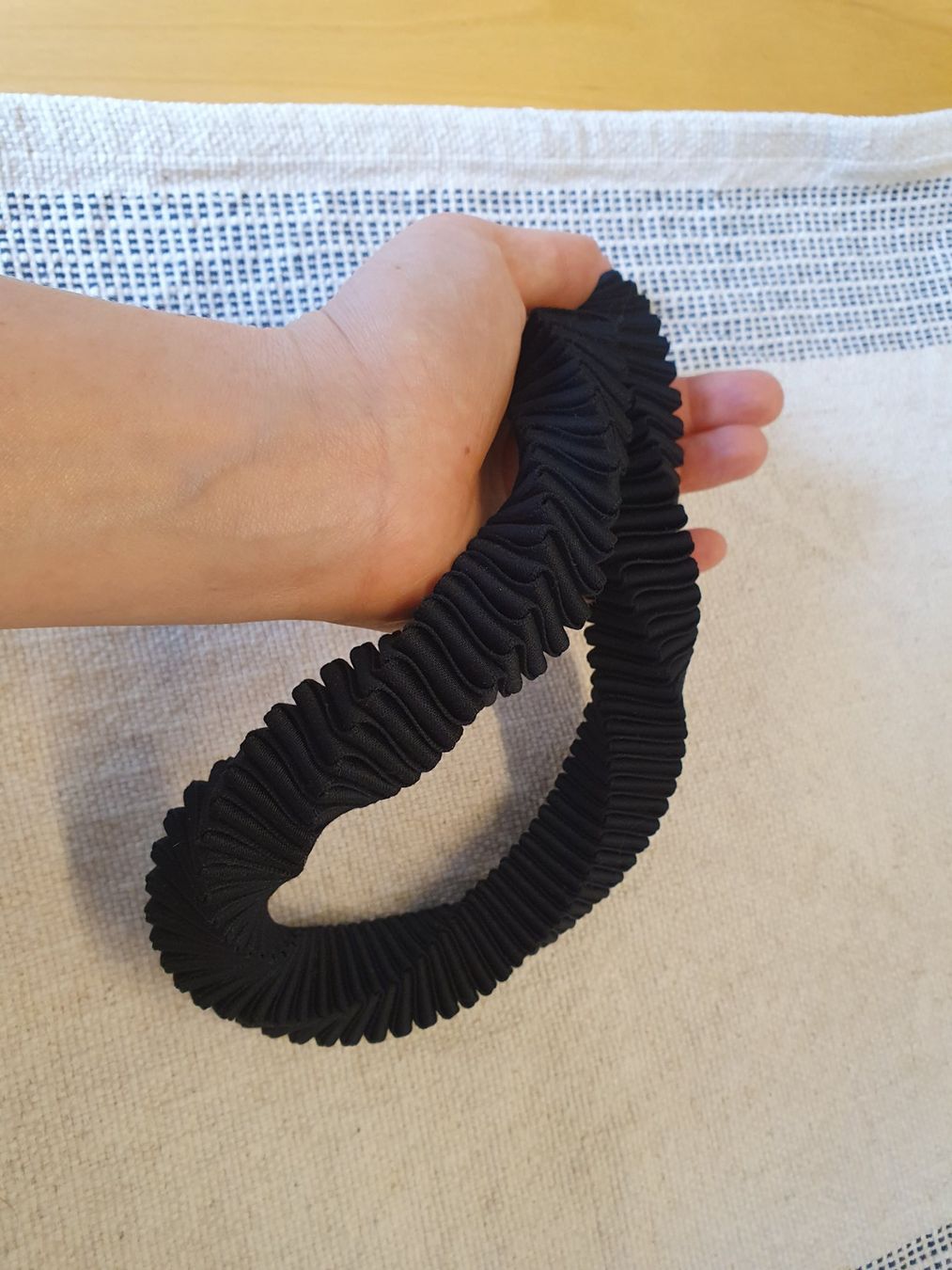 Cos Ketten: Collana di tessuto COS – Neu (gemäss Beschreibung) aus Langnau am Albis von dav_n72f 2