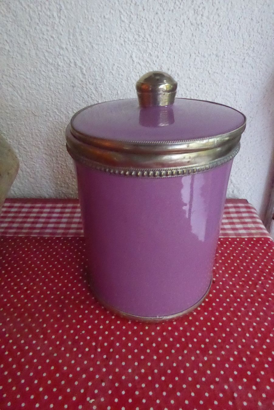 Alle Dekorationen: sehr schöne  Antike Ton Dose  violett – Gebraucht aus Sargans von Benziner
