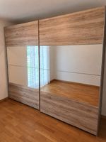 Kleiderschrank