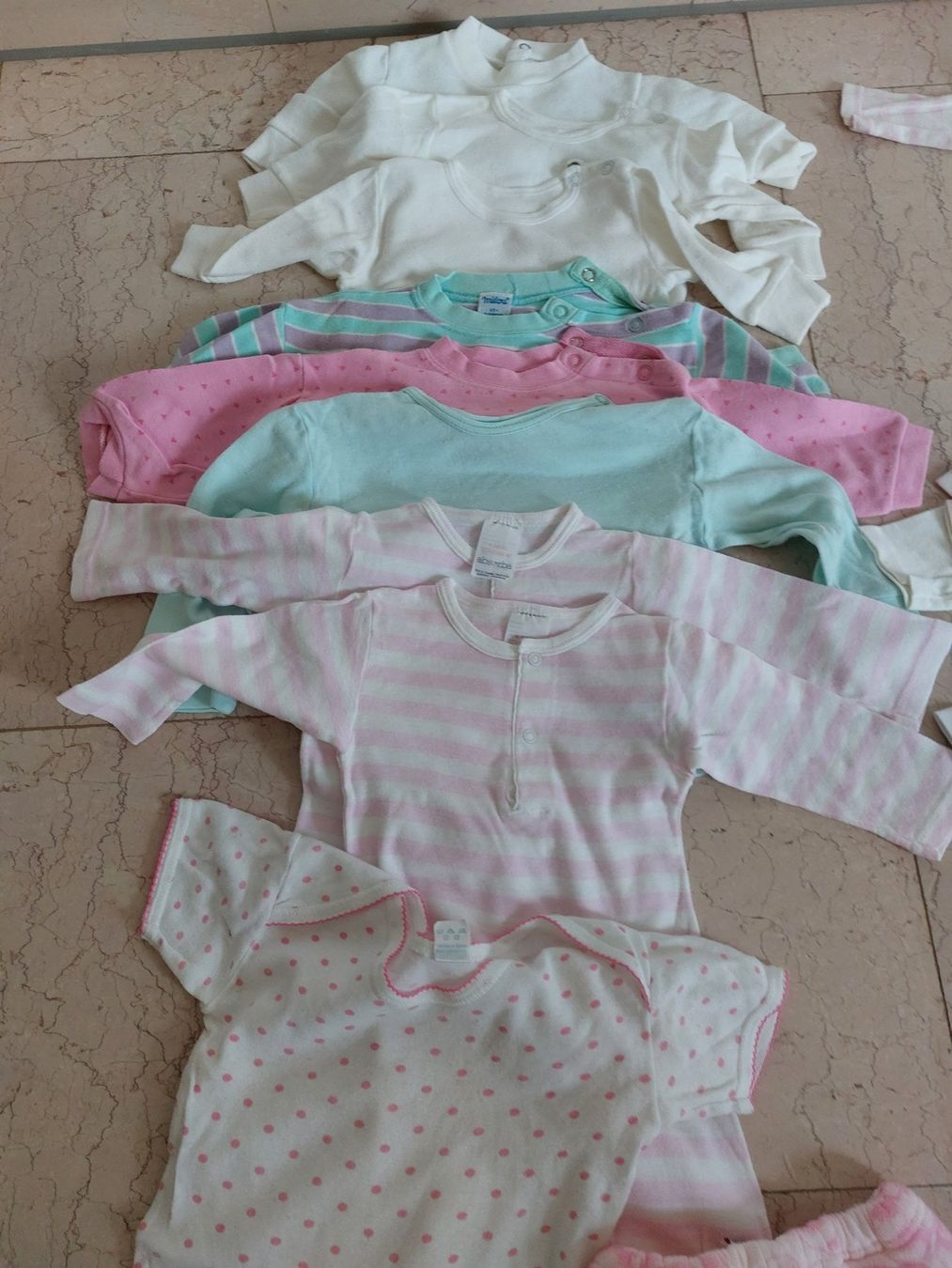 Lotti & Set di vestiti: Babykleider – Usato da Zürich venduto da Stenat 1