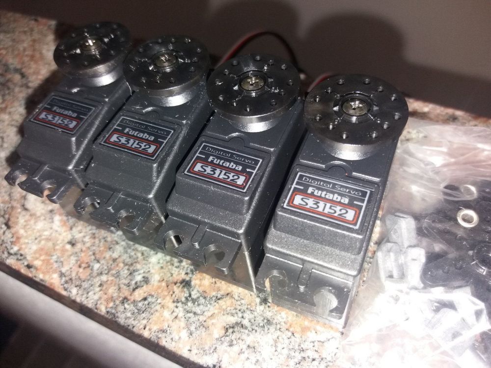 4x FUTABA S3152 Kaufen auf Ricardo