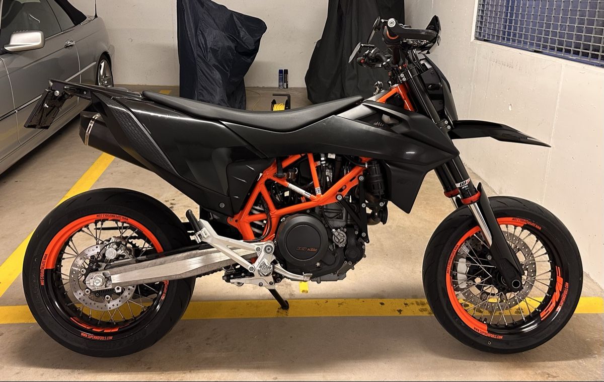 KTM Strada: KTM SMCR 690 35kw 2022 – Usato da Aadorf venduto da davidesilvestri 5