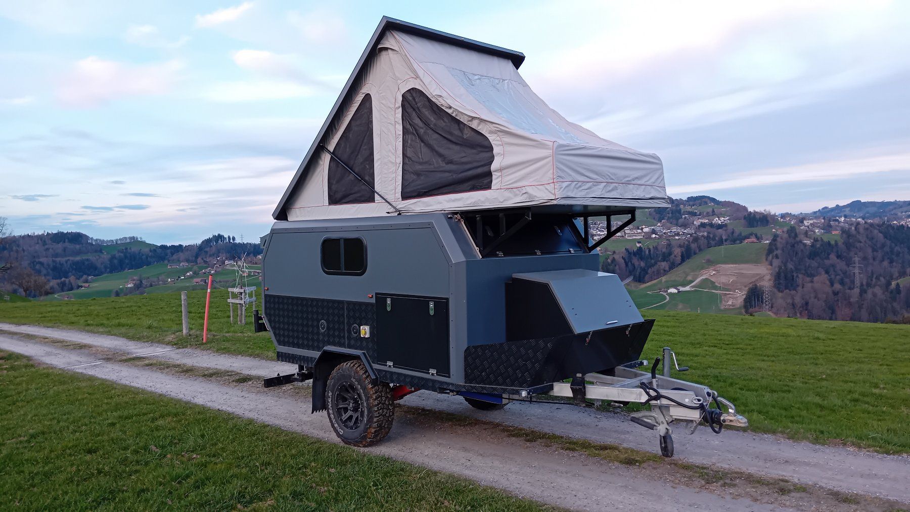 Anhänger: Offroad Wohnananhänger Allroad Caravan AM03 Top Zustand – Gebraucht aus Stein AR von Validus 6