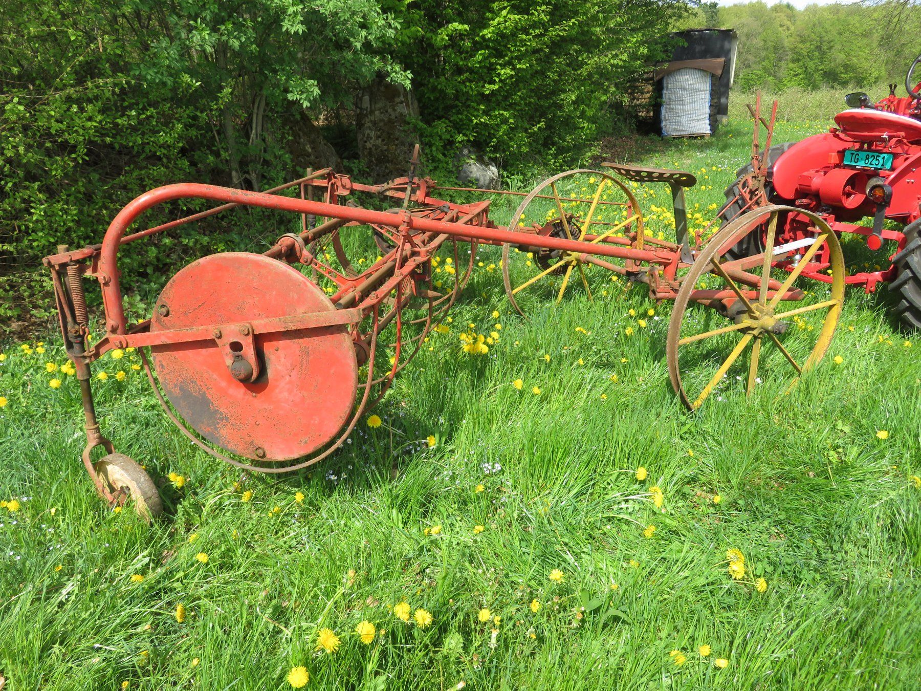 Bucher Raccolta foraggio grezzo: Heuwender Schwadenrechen ohne Traktor – Usato da Hörhausen venduto da Kobi114830 1