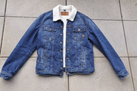 UNIFORM gefütterte Jeansjacke - kaum getragen