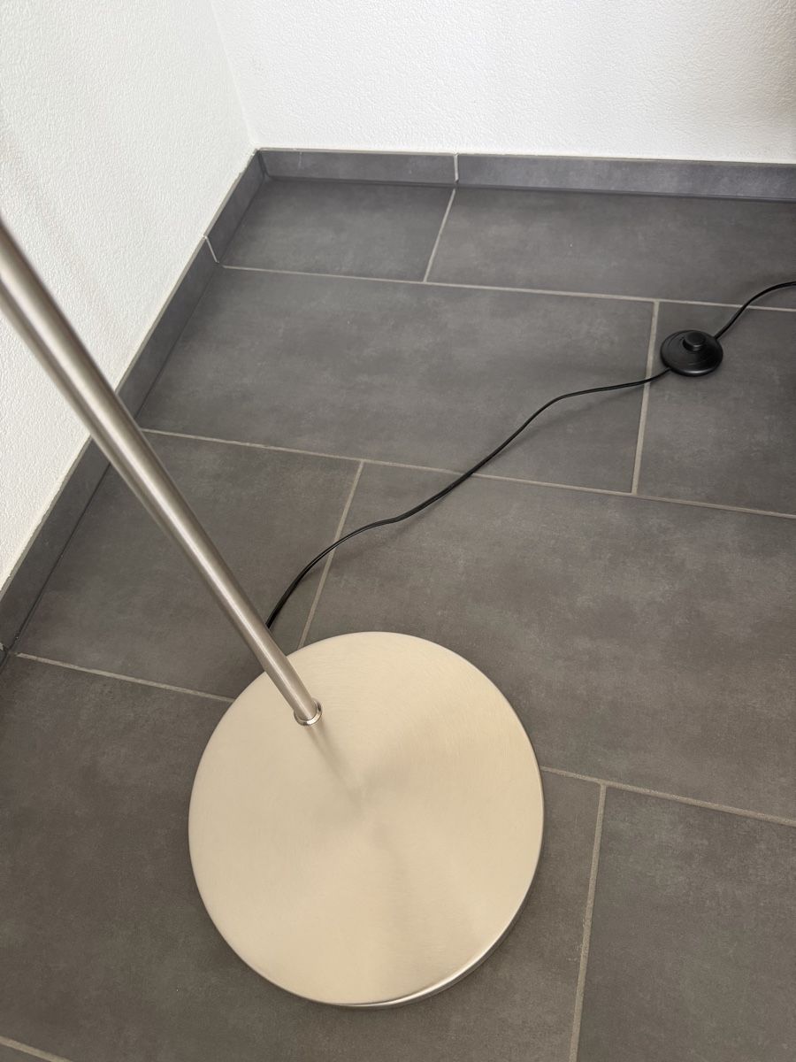 Lampen: Stehlampe – Gebraucht aus Lengnau BE von naa_y8xw 1