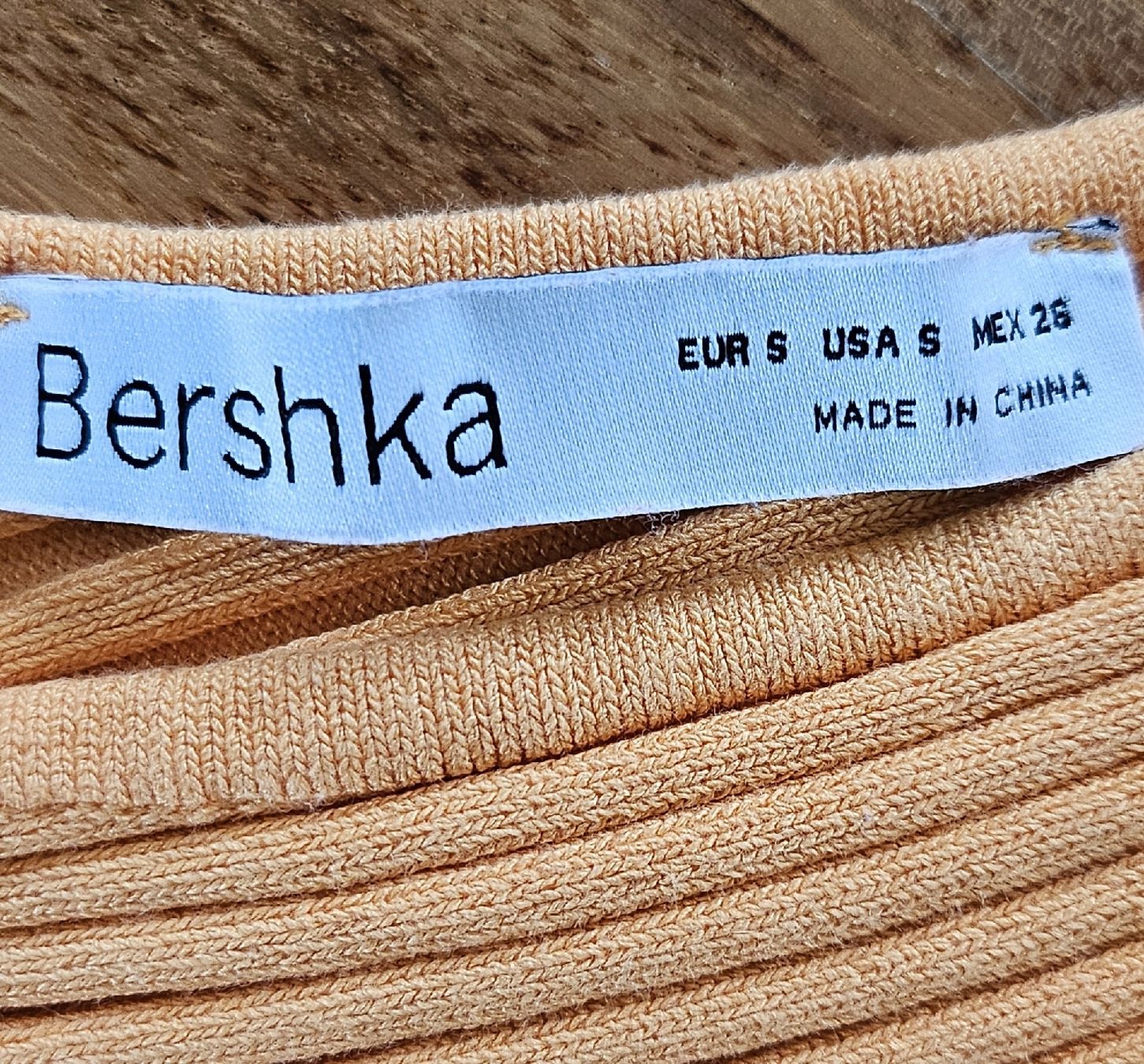 Bershka Maglioni & Felpe: Bershka Sommer Pulli, Apricot, Gr. S, gebraucht – Usato da Altendorf venduto da Goldi1 1