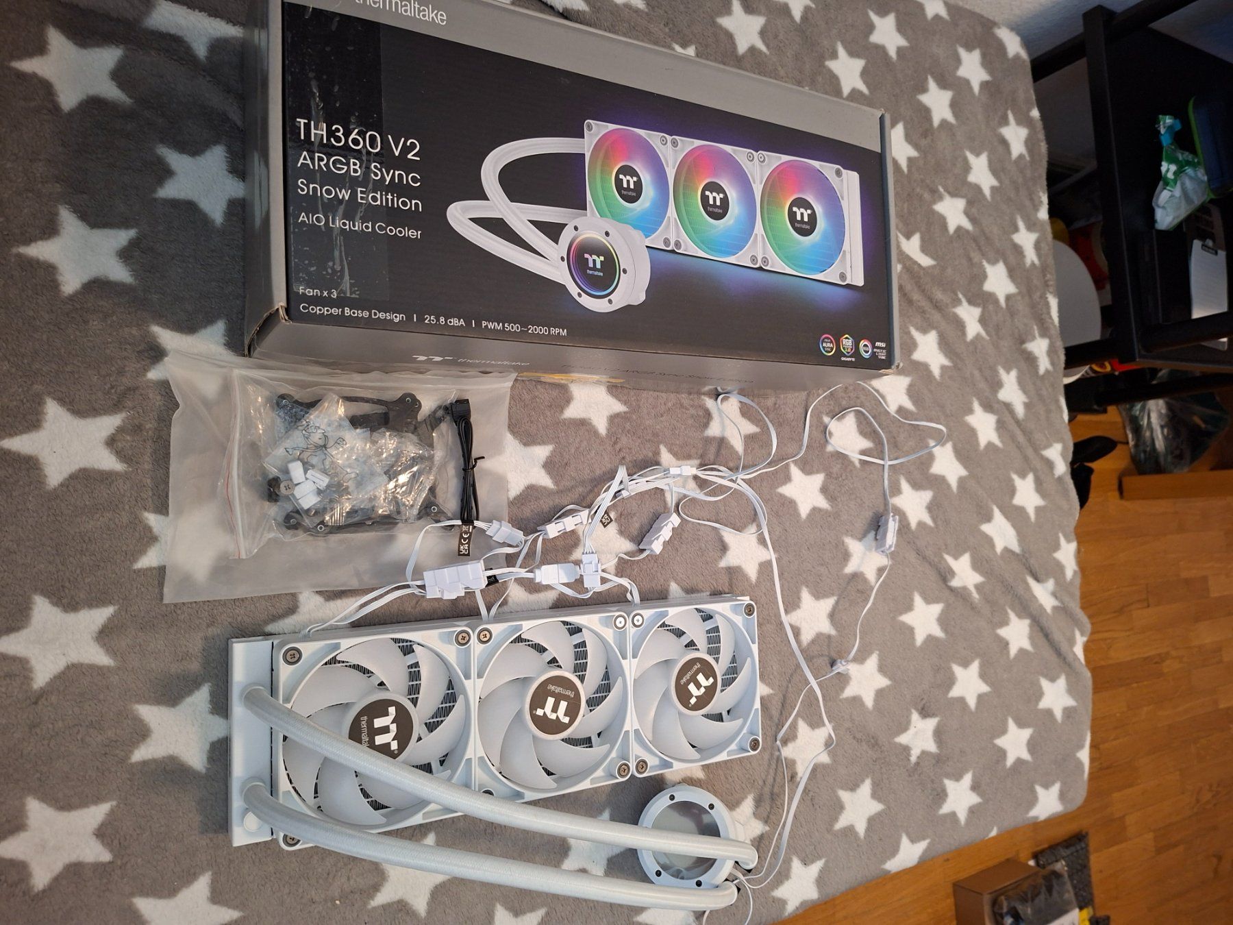 Thermaltake PC: Wasserkühler (NEU)TH360 V2 ARGB Sync Snow Edition NEW – Nuovo e nell'imballaggio originale da Mettmenstetten venduto da C.Hof5 2
