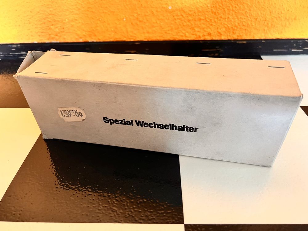Tutti pezzi di ricambio auto: Wechselschildhalter für Oldtimer – Nuovo e nell'imballaggio originale da Luzern venduto da HeikeHasi 5