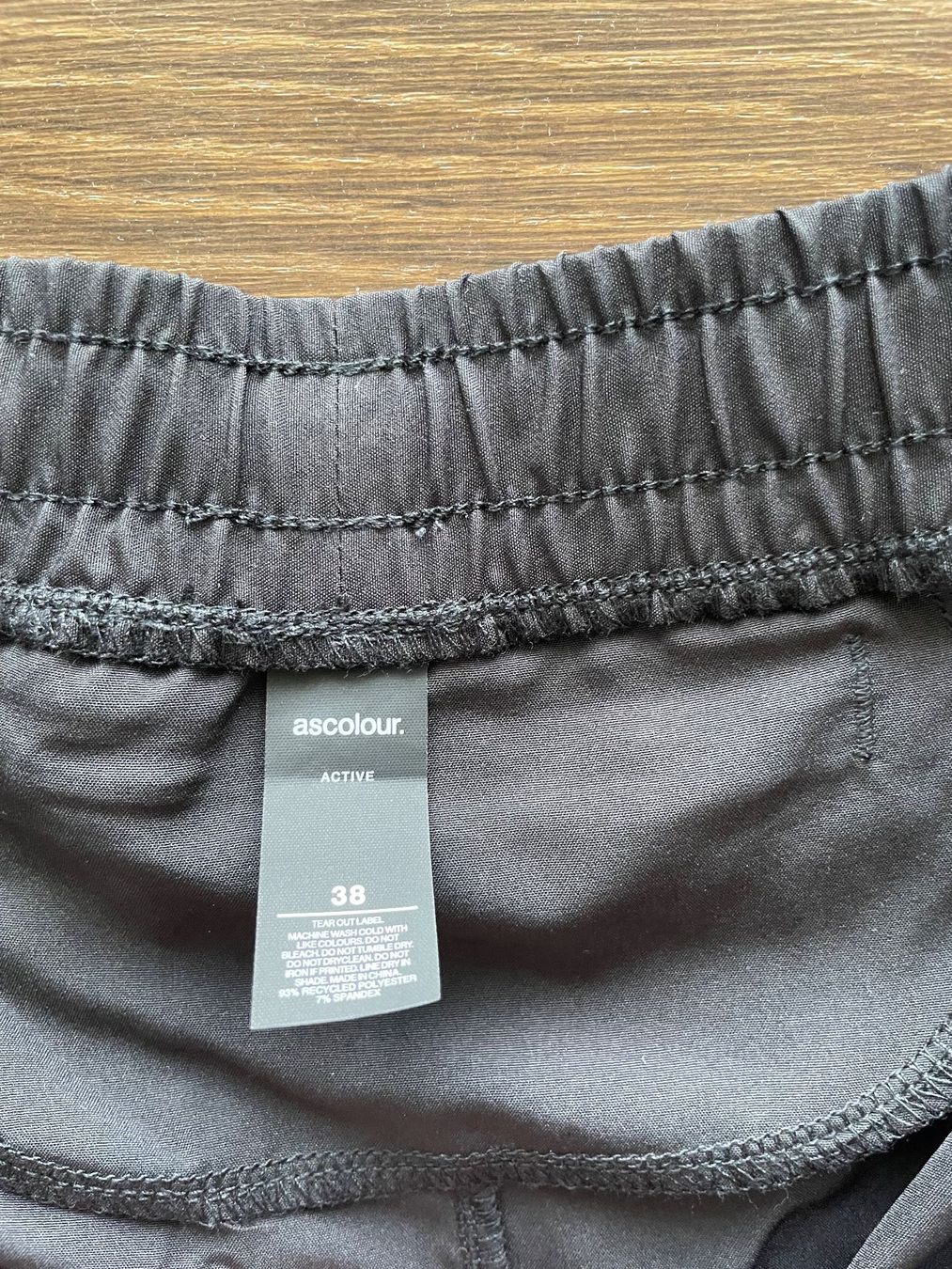 Nike Pantaloni: Running/ Activ Short - Stoke & Woke – Usato da Olten venduto da B3ren 4